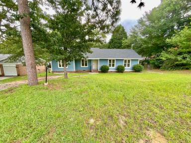 Main picture of 520 Nottingham Dr