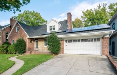 Main picture of 2933 212th St
