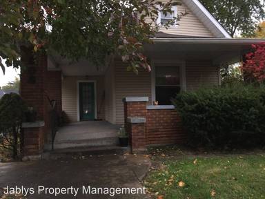 Main picture of 908 College Dr