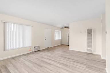 Main picture of 3639 S Cordoba Ave