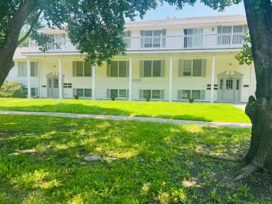 Main picture of 916 State St