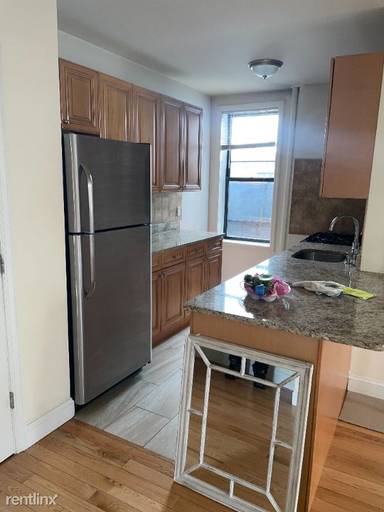 Main picture of 951 McLean Ave