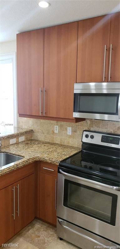 Main picture of 2714 Coconut Ave