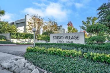 Main picture of 11818 Moorpark St