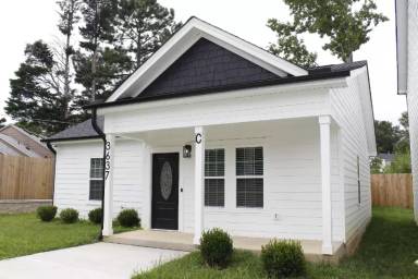 Main picture of 3637 Guess Rd