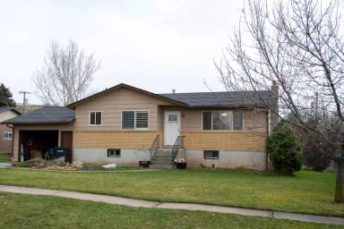 Main picture of 176 E 200 S