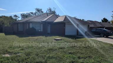 Main picture of 1909 S F St