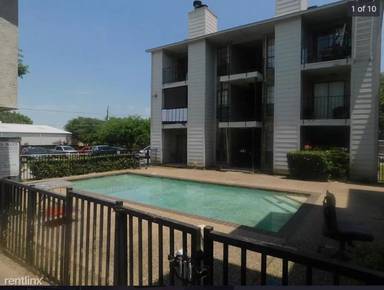 Main picture of 7621 McCallum Blvd
