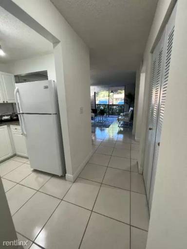 Main picture of 9591 Fontainebleau Blvd