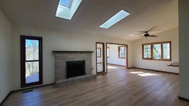 Main picture of 32 Honeysuckle Ridge Rd