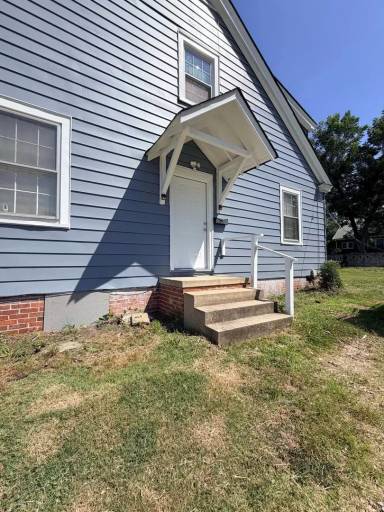 Main picture of 943 Marshall St