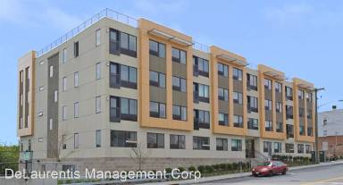 Main picture of 68 Lake St