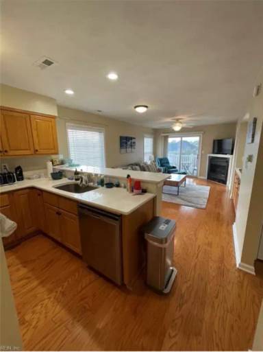 Main picture of 9630 13th Bay St