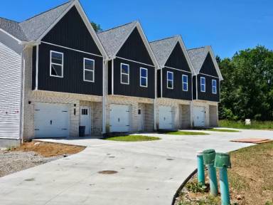 Main picture of 303 Robert M Green Dr