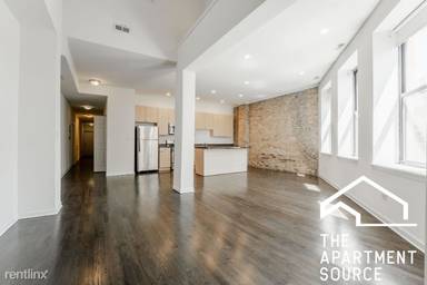 Main picture of 2336 N Milwaukee Ave