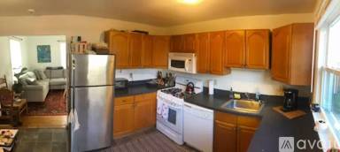 Main picture of 1308 W 42nd St