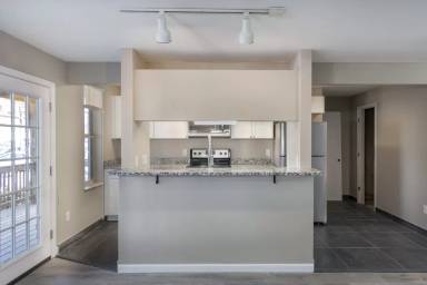 Main picture of 86 W 8th Ave
