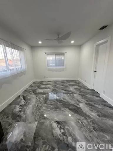 Main picture of 2446 Wilson St