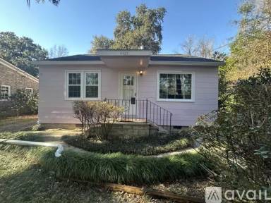 Main picture of 4425 Holmes Ave