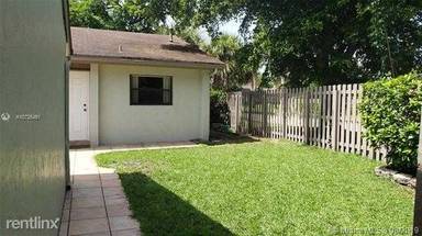 Main picture of 10501 SW 113th Pl