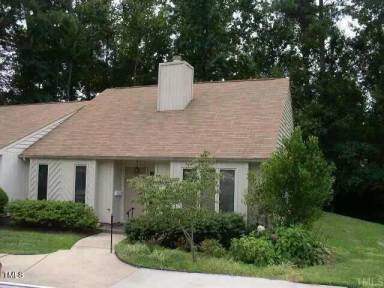 Main picture of 102 Woodbridge Ln