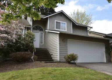 Main picture of 12129 NE 107th St