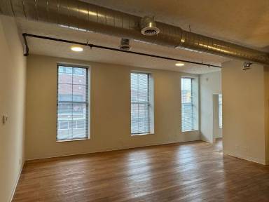 Main picture of 903 Main St