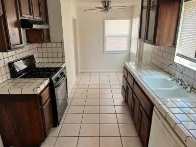 Main picture of 3141 N Inyo St