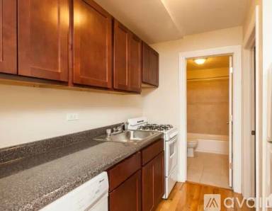 Main picture of 1435 N Dearborn St