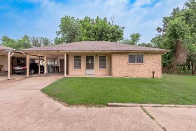 Main picture of 125 Lee Rd