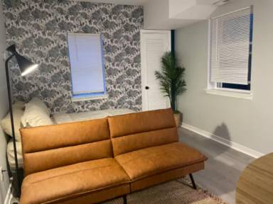 Main picture of 1027 W Baltimore St