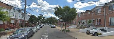 Main picture of 872 E 94th St