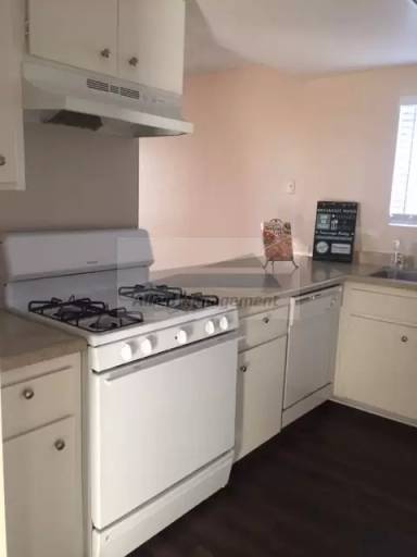 Main picture of 930 N Vine Ave