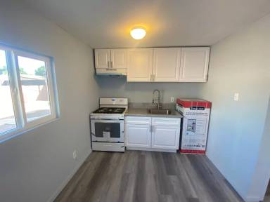 Main picture of 220 E 68th St