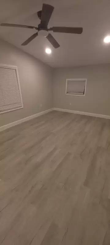 Main picture of 5411 Spaatz Ave
