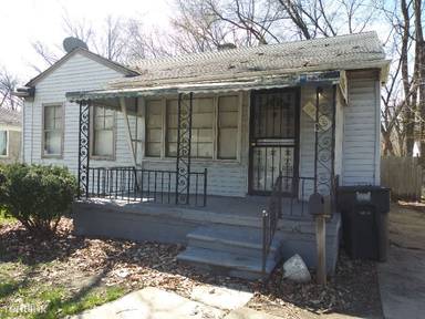 Main picture of 19713 Gilchrist St