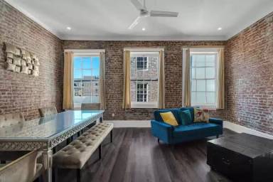 Main picture of 331 Decatur St