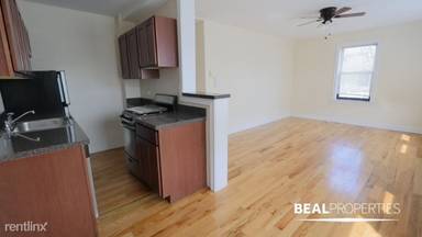 Main picture of 818 W Diversey Pkwy