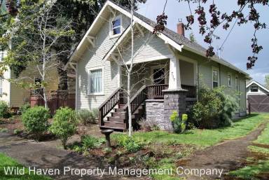 Main picture of 717 NE 9th St