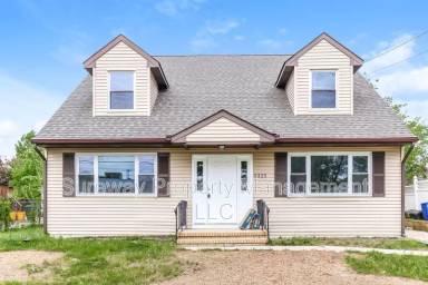 Main picture of 5325 Beacon Ave