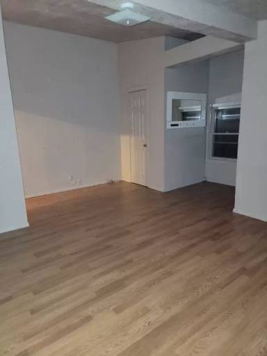Main picture of 406 W 4th Ave