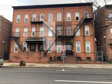 Main picture of 133 Howe St