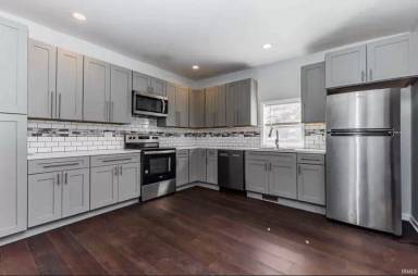 Main picture of 931 W Main St