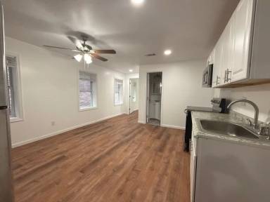 Main picture of 318 N Paca St