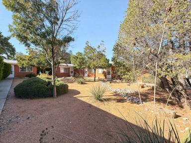 Main picture of 9400 Candelaria Rd NE