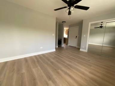 Main picture of 7603 N Greenview Ave