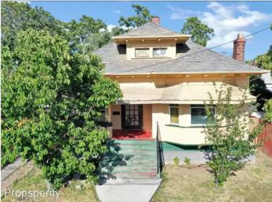 Main picture of 1428 N Madison St