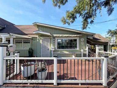 Main picture of 731 W 8th Ave