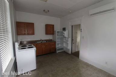 Main picture of 706 Court St