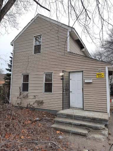 Main picture of 1633 E 49th St